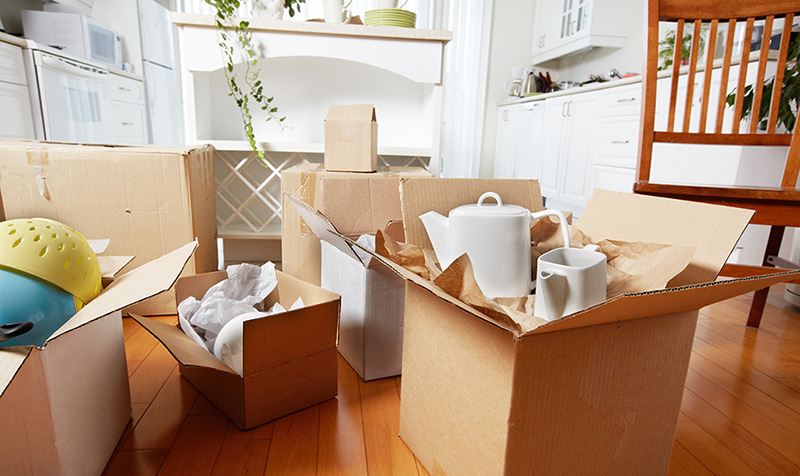 Sarasota moving company that helps pack and unpack boxes, PODS, storage units and trucks.